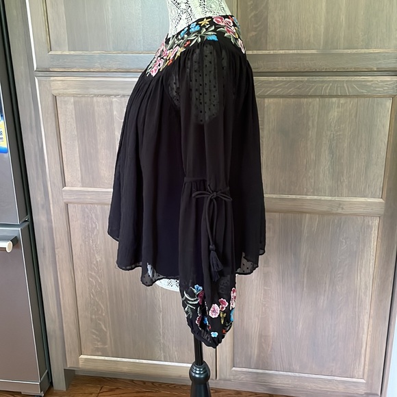 ZARA EMBROIDERED TOP - Picture 4 of 9